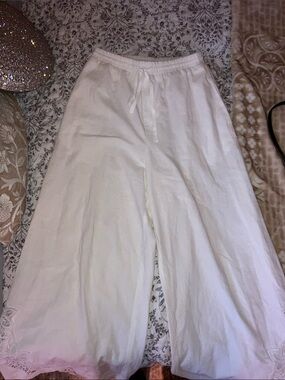 Lizard Thicket White Wide-Leg Drawstring Linen-Style Pants with Lace Hem